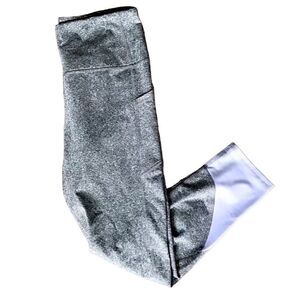 5/$25 GAIAM Crop Leggings